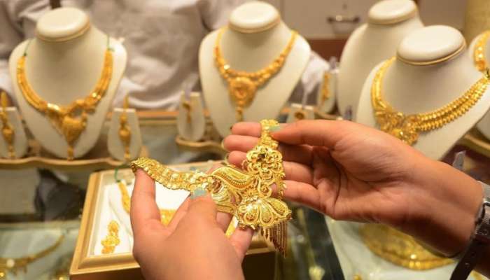  खरंच सोन्याचा रेट 1 लाखावरुन 55 हजार रुपयांवर येणार? सोनं 40 टक्क्यांनी स्वस्त होणार?