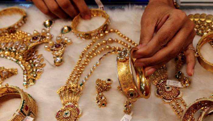 लग्नाचे दागिने खरेदी करायचेत? आज काय आहेत सोन्याचे दर, वाचा 24 कॅरेटचा भाव