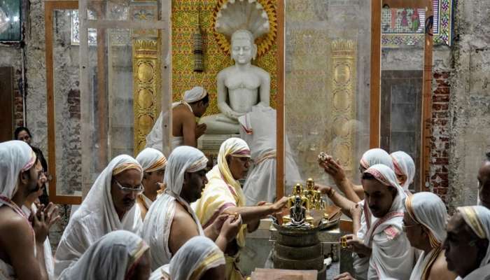जैन धर्माचे सगळेच लोक श्रीमंत का असतात? कुणीच गरीब का नसतात? श्रीमंतीचे रहस्य काय? 