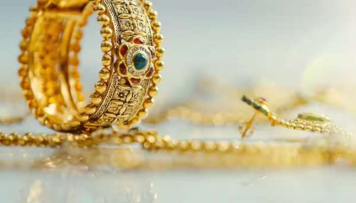 आज सोन्याच्या किंमतीत पुन्हा उलटफेर, स्वस्त झालं की महाग? वाचा 18k, 22K, 24K चे भाव 