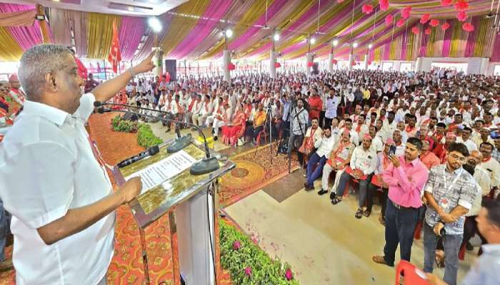 महाराष्ट्राच्या राजकारणात खळबळ! आणखी एक राजकीय घराणं फुटलं; भाऊ आणि भाच्याने ठोकला रामराम