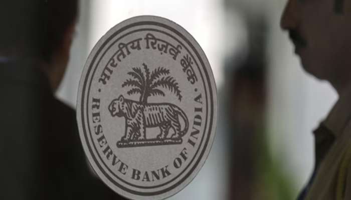 कित्येकांचे Accounts असणाऱ्या 3 बड्या बँकांवर RBI ची धडक कारवाई; मोजावी लागणार मोठी किंमत 