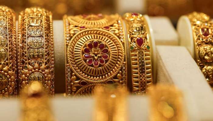 अक्षय्य तृतीयेला सोनं खरेदी करायचंय? उच्चांकी दरवाढीनंतर आज सोनं झालं स्वस्त, वाचा आजचे भाव 