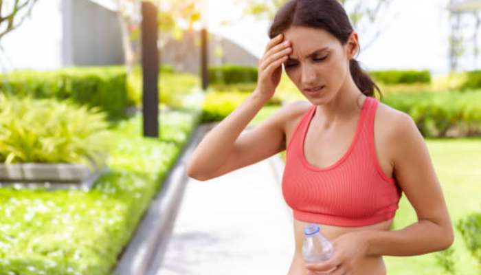 फक्त तहान लागणे एवढंच नाही, Dehydration ची आणखी काही लक्षणे; दिसताच व्हा सावधान फक्त तहान लागणे एवढंच नाही, Dehydration ची आणखी काही लक्षणे; दिसताच व्हा सावधान