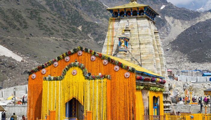 Kedarnath Dham Yatra 2025 : भाविकांसाठी आजपासून उघडली केदारनाथची कवाडं; पाहा तो भारावणारा क्षण 