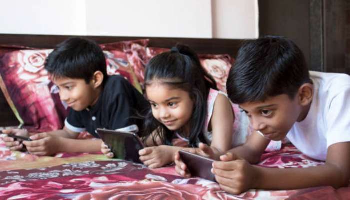 उन्हाळ्याच्या सुट्ट्यांमध्ये मुलं फक्त मोबाईल घेऊन बघतात? याचा धोका ऐकून पायाखालची जमीन सरकेल 