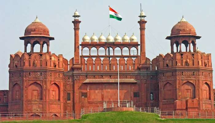 'लाल किल्ल्याचीच मालकी कशाला? फतेहपूर सिक्री आणि ताजमहालसुद्धा...'; मिश्कील हास्य करत CJI बरसले 
