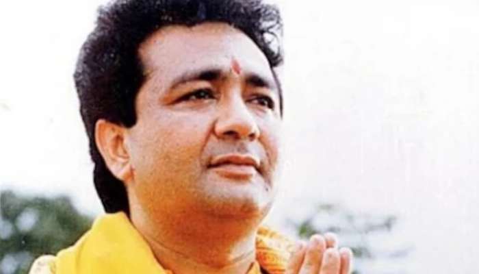 'खूप पुजा केली आता...'; 16 गोळ्या अन्... जाणून घ्या का झाली गुलशन कुमार यांची हत्या? 'खूप पुजा केली आता...'; 16 गोळ्या अन्... जाणून घ्या का झाली गुलशन कुमार यांची हत्या?