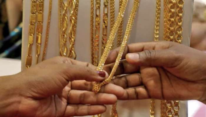 उच्चांकी दरवाढीनंतर सोन्याच्या दरात मोठी घसरण, वाचा आजचे 24 कॅरेटचे भाव 