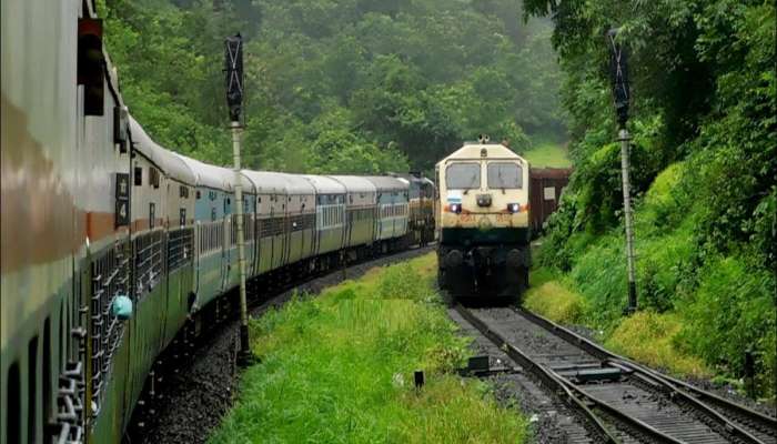 कोकण रेल्वेवर 15 जूनपासून लागू होणार पावसाळी वेळापत्रक; ट्रेनचा वेग कमी होणार, काही गाड्या रद्दही होणार कोकण रेल्वेवर 15 जूनपासून लागू होणार पावसाळी वेळापत्रक; ट्रेनचा वेग कमी होणार, काही गाड्या रद्दही होणार