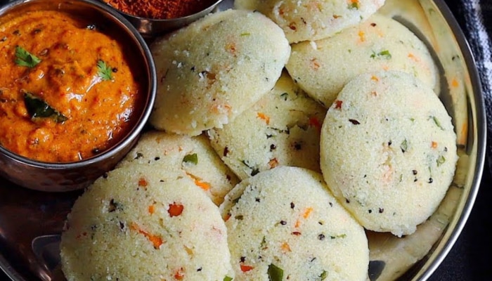 Recipe: नाश्त्यासाठी बनवा रवा-पोह्यांची सॉफ्ट आणि हेल्दी इडली, झटपट तयार होईल Healthy Breakfast 