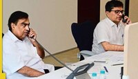 रिलायन्सकडून मुकेश अंबानी पगारात एक पैसाही घेत नाहीत; कुटुंबाला मात्र गडगंड मानधन