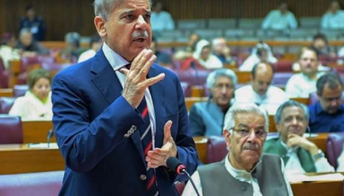 'मध्यरात्री 2.30 वाजता....', पाकिस्तानच्या पंतप्रधानांची नूर खान एअरबेसवर भारताने क्षेपणास्त्र हल्ला केल्याची अखेर कबुली