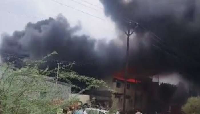 जिथं आयुष्याची सुरुवात केली तिथचं आयुष्याचा शेवट झाला; सोलापुरात कारखान्याच्या मालकासह कुटुंबातील चौघांचा मृत्यू