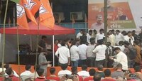 उद्धव ठाकरे पक्षातील 1500 सदस्यांनी एकावेळी पक्ष सोडला आणि...