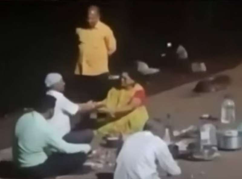 कोल्हापुरात धक्कादायक प्रकार! नदीच्या काठी 5 ते 6 पुरुष आले, महिला जोरजोरात ओरडू लागली अन् पुढच्या क्षणी...