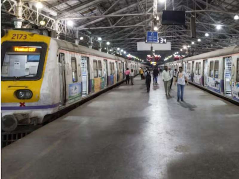  मुंबईकरांची रोजच्या गर्दीतून सुटका होणार, लोकलबाबत समोर आली मोठी अपडेट, केंद्रीय मंत्र्यांनीच दिली GOOD NEWS! 