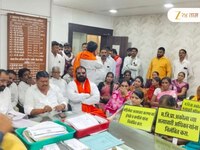 'पगार काढून देतो पण...'; हक्काचे पैसे मिळवून देण्यासाठी महिलेकडे शरीर सुखाची मागणी 