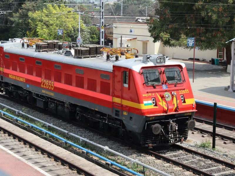 सलग सुट्ट्यांमध्ये फिरायचा प्लान करताय? मध्य रेल्वेकडून 18 विशेष गाड्यांची घोषणा, असे असेल वेळापत्रक