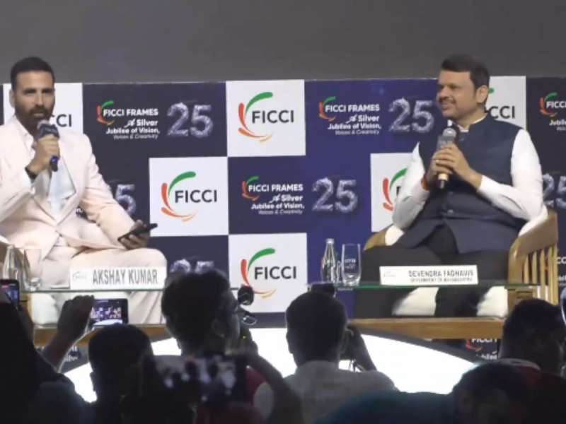 अक्षय कुमारचा मराठी चित्रपटासाठीचा 'कानमंत्र' अमलात आणणार, नेमकं फडणवीस काय म्हणाले? 