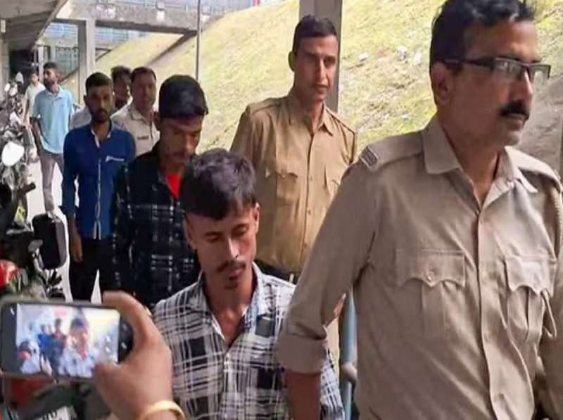 Durgapur Rape: 'त्याच्यावर कायद्यानुसार कारवाई करा, त्याने आमच्या...', सख्ख्या बहिणीनेच भावाला केलं पोलिसांच्या हवाली