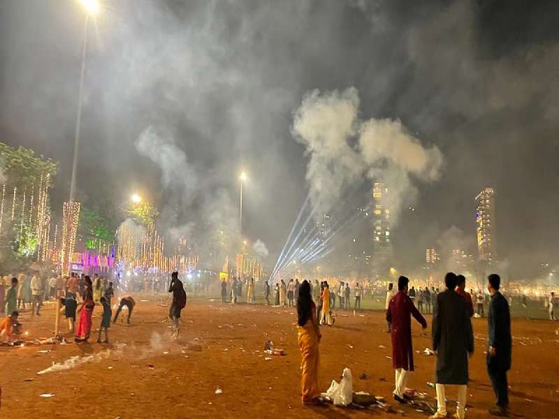 शिवाजी पार्कमध्ये फटाके फोडणाऱ्यांवर कारवाई होणार? पोलीस ठाण्यात रहिवाशांची लेखी तक्रार
