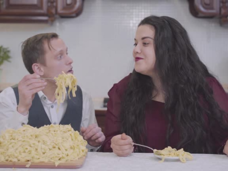 मोबाईलमध्ये पत्नीचं नाव 'जाडी' म्हणून केलं सेव्ह, घटस्फोटापर्यंत पोहोचलं प्रकरण, कोर्टाने सुनावला असा निर्णय की...