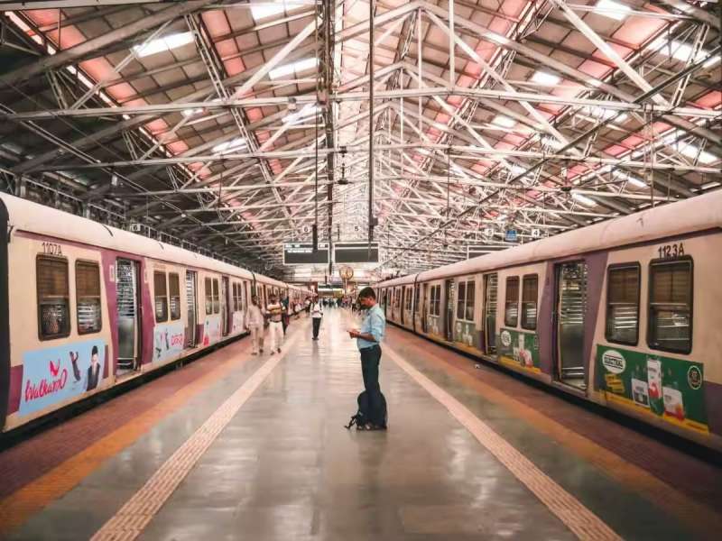 मुंबई लोकल होणार अपग्रेड, हार्बर मार्गावर पहिल्यांदाच AC Local अन् 'हे' निर्णयही ठरणार गेमचेंजर