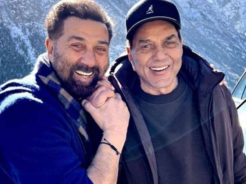 धर्मेंद्र यांनी निधनापूर्वी पाहिला सनी देओलचा प्रदर्शित न झालेला चित्रपट, केलं भरभरून कौतुक 
