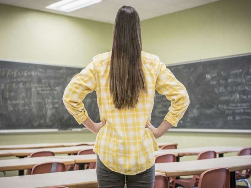 'आम्हाला 2 महिन्यांचं बाळ...',शाळेची शिक्षिका 15 वर्षाच्या विद्यार्थ्याकडून प्रेग्नंट; लैंगिक संबंधांसाठी 'असं' अडकवलं जाळ्यात!