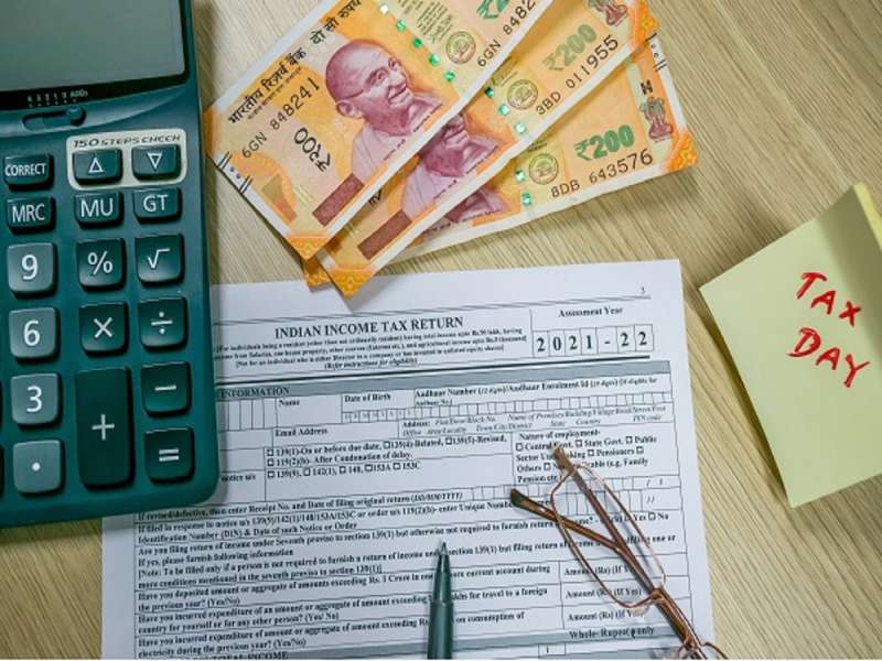 भारतातील 2 लाखांहून अधिक करदाते रडारवर; संशयास्पद हालचालींमध्ये तुम्ही तर नाही ना?