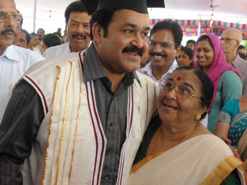 सुपरस्टार मोहनलाल यांच्यावर दुःखाचा डोंगर, आई संथकुमारी यांचे 90 व्या वर्षी निधन