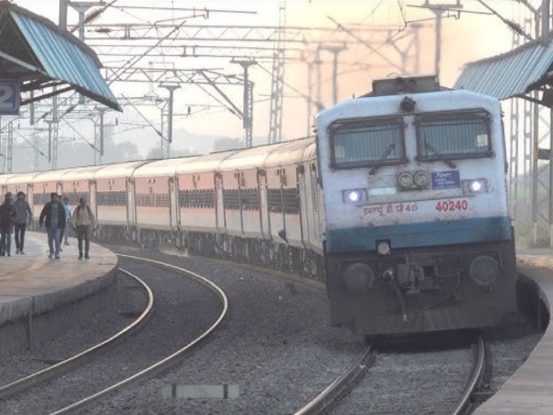 मध्य रेल्वेच्या वेळापत्रकात मोठा बदल; नव्या वेळेत धावणार ट्रेन, पाहा Latest Update 