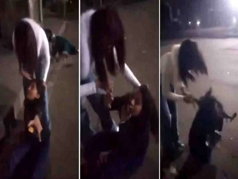 Viral Video: 'माझ्या बॉयफ्रेंडला बाबू का बोललीस?,' रस्त्यावर दोन तरुणींचा तुफान राडा, एकमेकींचे केस ओढले