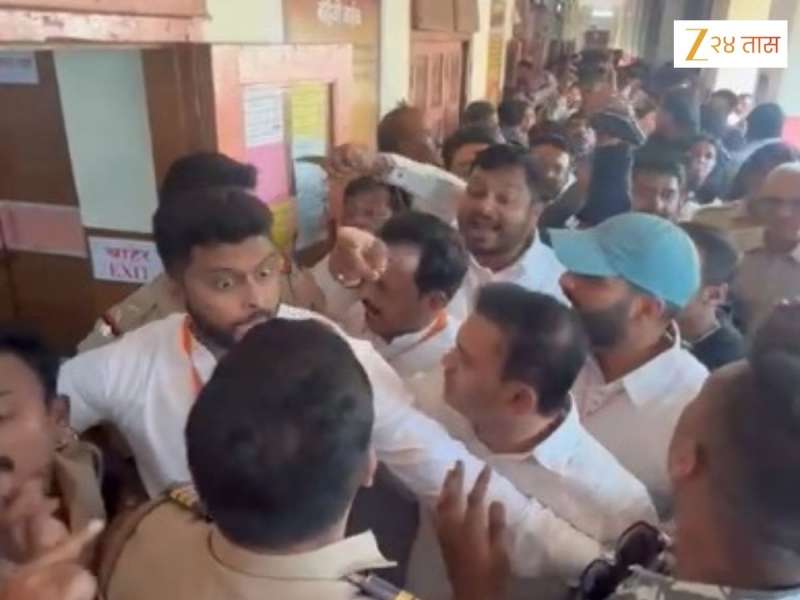 पुणे महापालिका निवडणूक: EVM चार वेळा पडलं बंद अन् त्यानंतर अखेर...; मतदान केंद्राबाहेर एकच गोंधळ