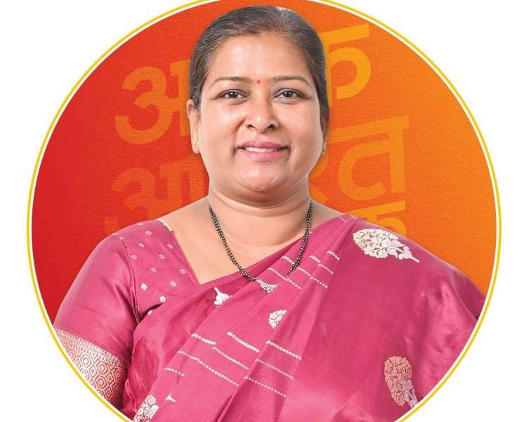 EVM च्या फोटोसह केलेल्या Facebook पोस्टमुळे एकच गदारोळ, निवडणूक अधिकाऱ्यांनी दिला आदेश