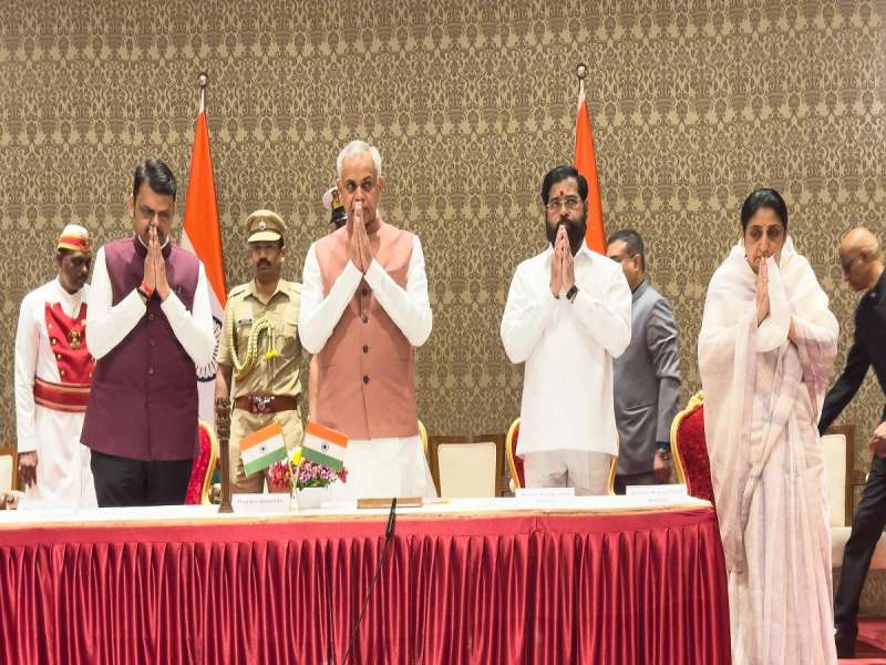 सुनेत्रा पवारांनी शपथ घेतल्यानंतर देवेंद्र फडणवीसांची पहिली प्रतिक्रिया, 'प्रसंग कठीण होता पण...'