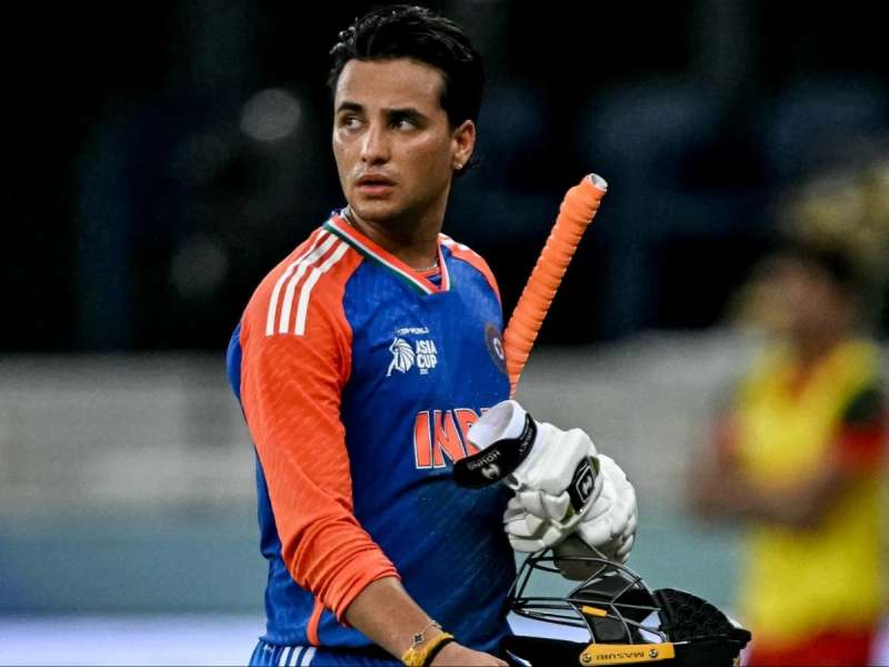 अभिषेक शर्माच्या नावावर लाजिरवाणा रेकॉर्ड, ठरला जगातील तिसरा खेळाडू; आशीष नेहराशी का होतेय तुलना?