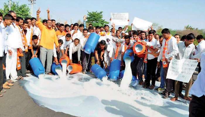 मुंबई, पुण्यात दुधाची आवक घटली