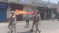 ...अखेर 'त्या' महिलेच्या मृतदेहाला पोलिसांनी दिला खांदा